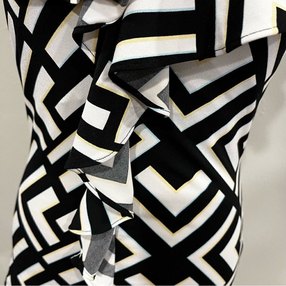 ‎WHBM geometrical print halter sleeveless blouse / top - Picture 3 of 13